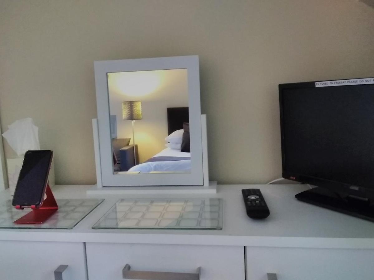 Windermere Studio Rooms - With Free Car Parking Onsite Esterno foto