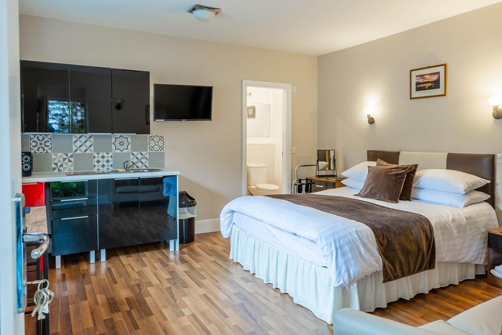 Windermere Studio Rooms - With Free Car Parking Onsite Esterno foto
