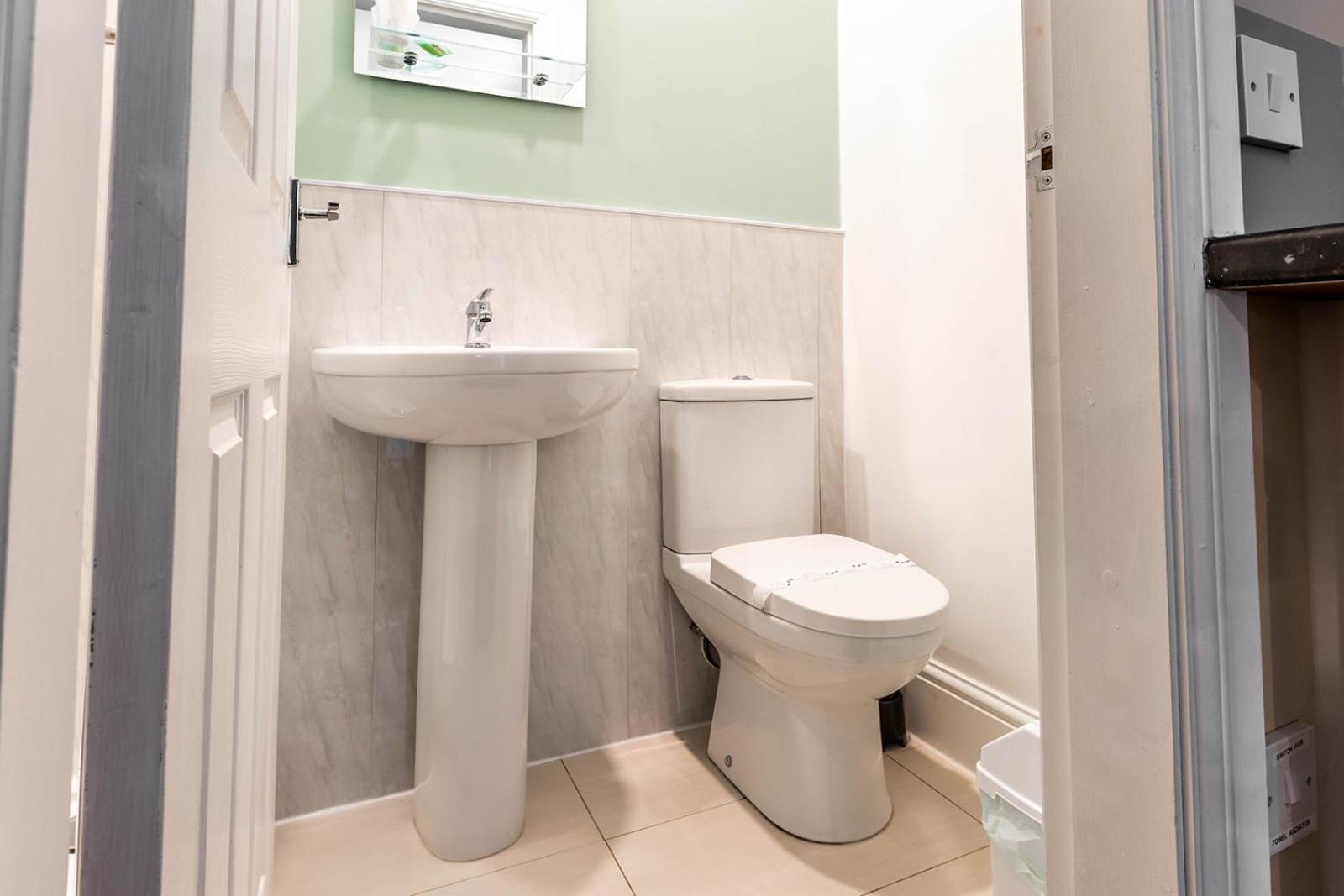Windermere Studio Rooms - With Free Car Parking Onsite Esterno foto