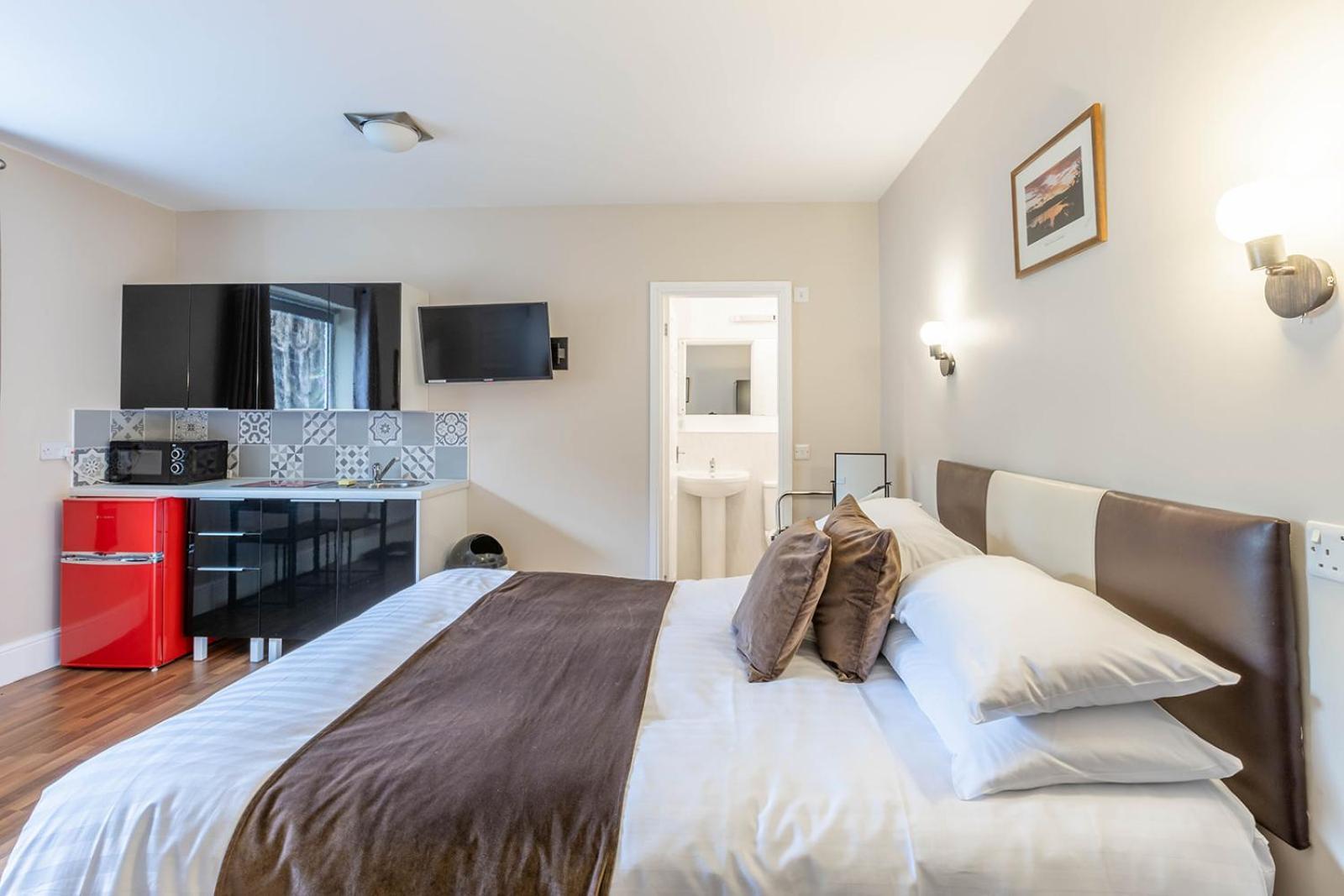 Windermere Studio Rooms - With Free Car Parking Onsite Esterno foto
