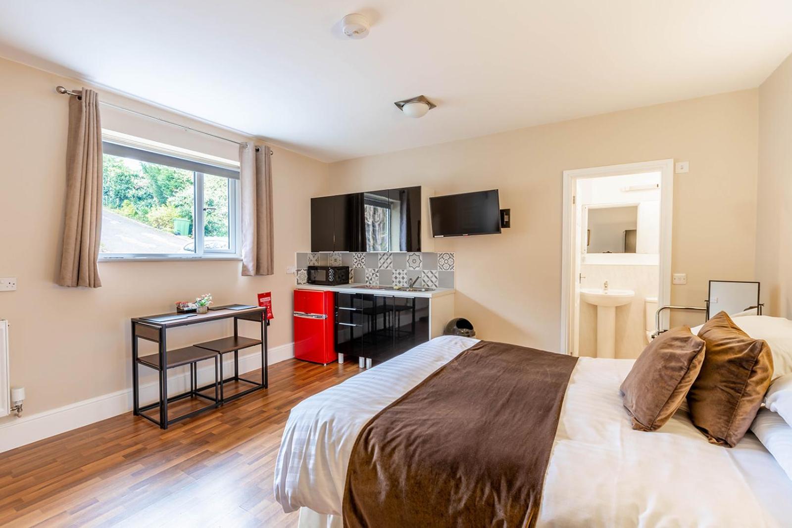 Windermere Studio Rooms - With Free Car Parking Onsite Esterno foto