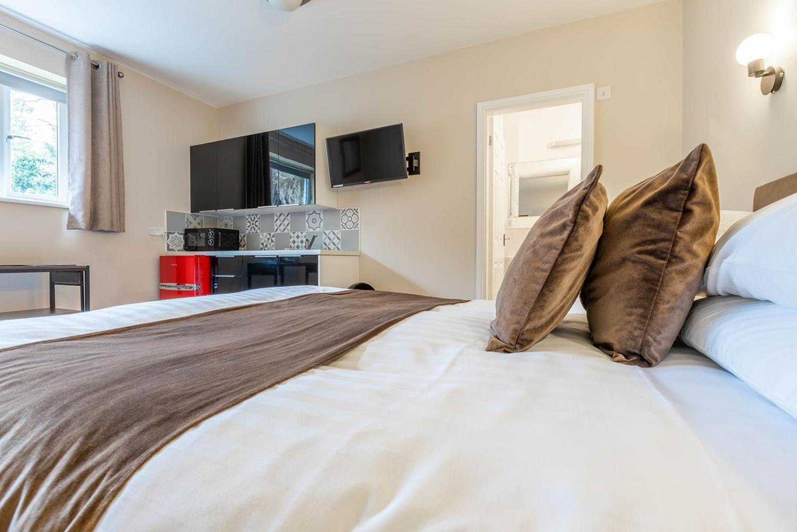 Windermere Studio Rooms - With Free Car Parking Onsite Esterno foto