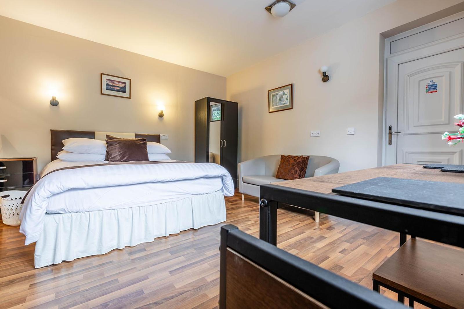 Windermere Studio Rooms - With Free Car Parking Onsite Esterno foto