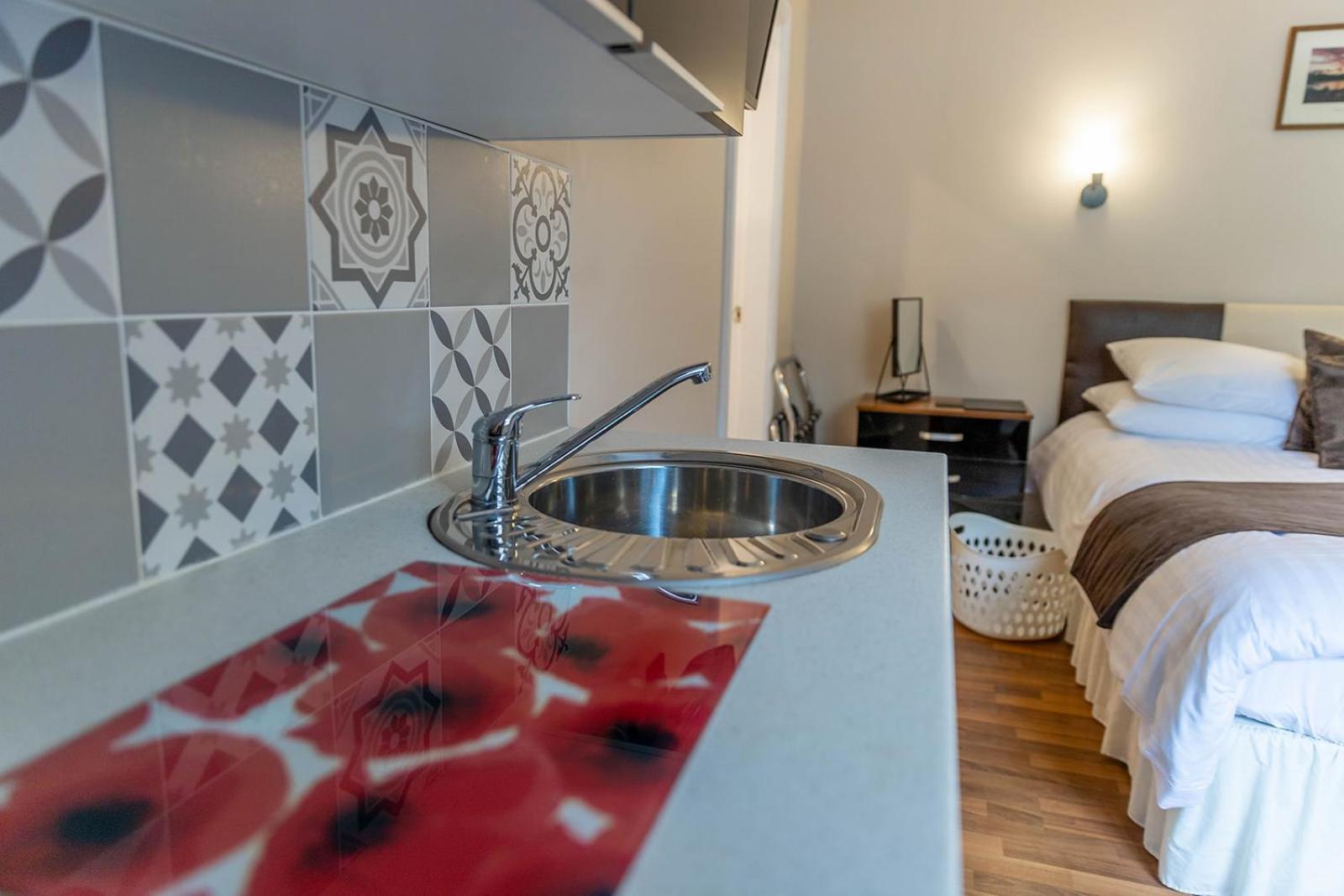 Windermere Studio Rooms - With Free Car Parking Onsite Esterno foto