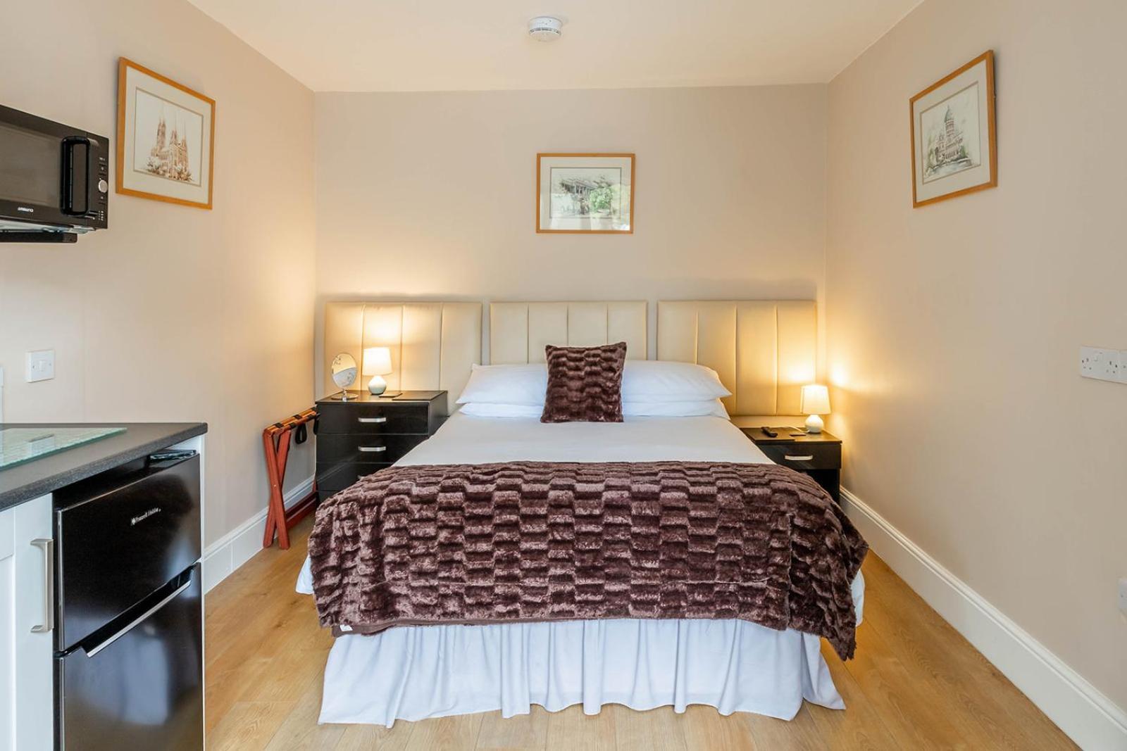 Windermere Studio Rooms - With Free Car Parking Onsite Esterno foto