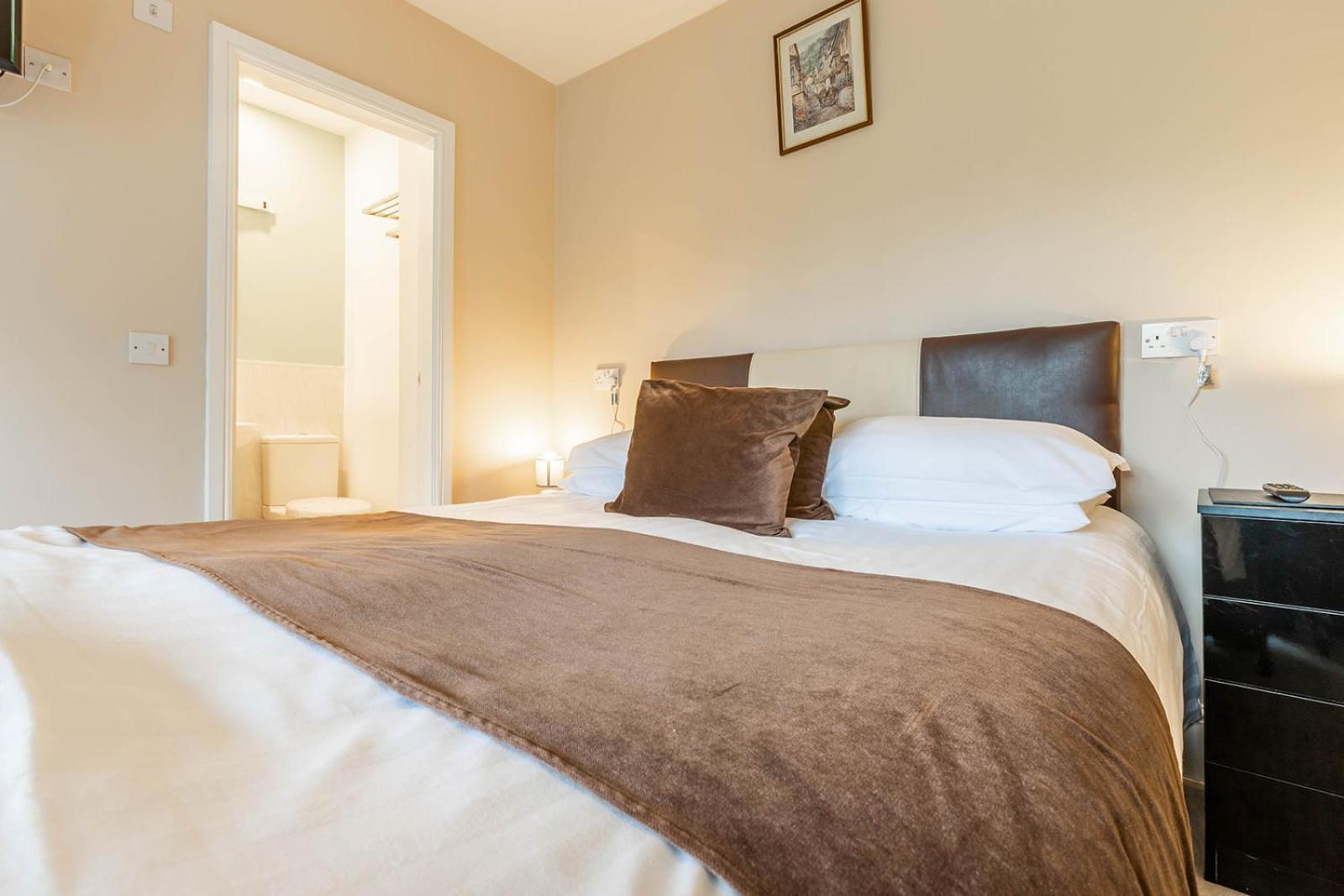 Windermere Studio Rooms - With Free Car Parking Onsite Esterno foto