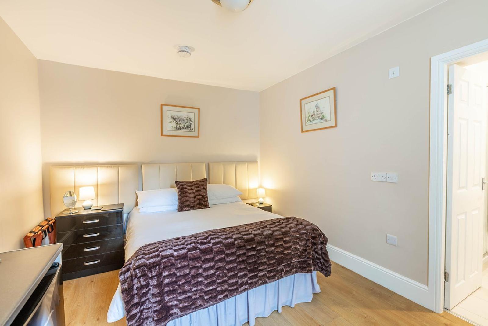 Windermere Studio Rooms - With Free Car Parking Onsite Esterno foto